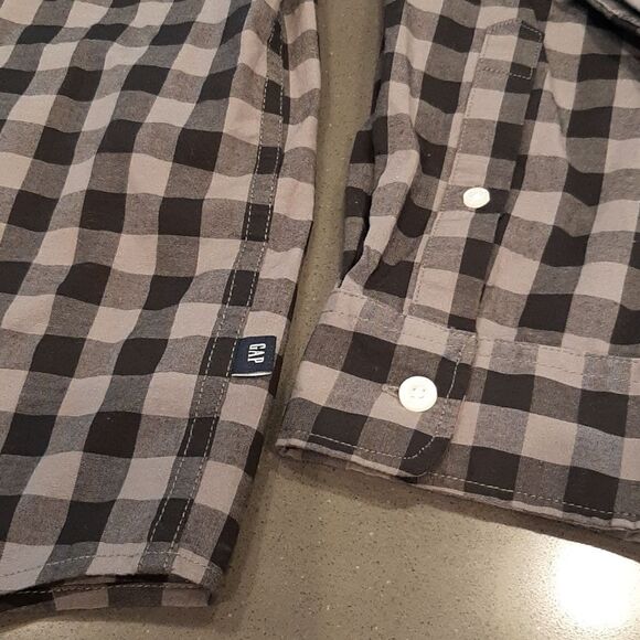 GAP Black and White Casual Button Down Shirt for Everyday Wear - Picture 4 of 7